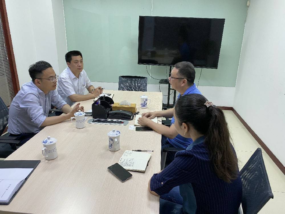 无锡市工信局领导来开云线上官网-开云(中国)科技开展“三联三解”活动